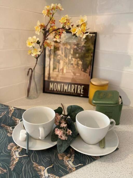 Charming Flat In Montmartre - Imhost Apartment ปารีส ภายนอก รูปภาพ